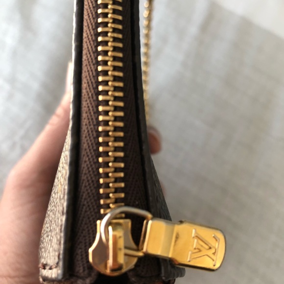 Authentic Louis Vuitton Eva Clutch - Picture 6 of 8